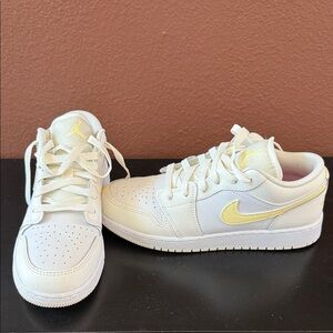 Jordan Shoes in Cream and Yellow. Kids 5.5/Women’s 7.5